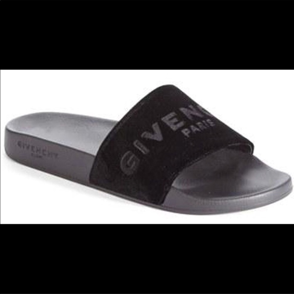 💯authentic Givenchy slides in soft black velvet😍